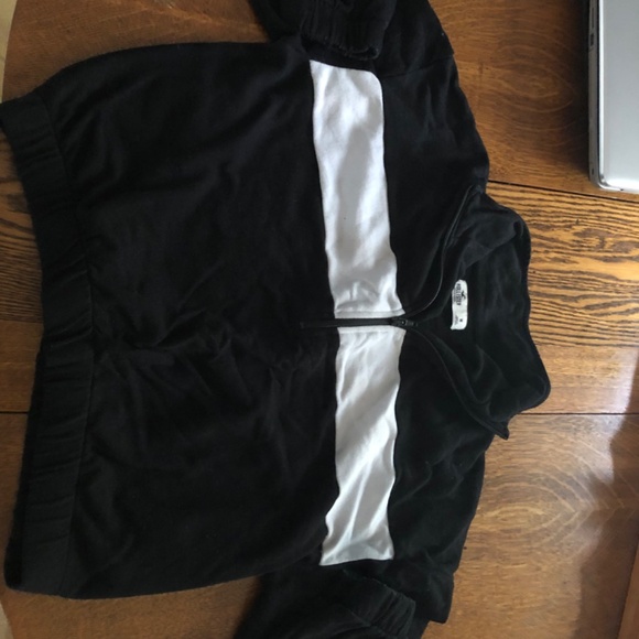 Pull over sweatshirt - Picture 2 of 3